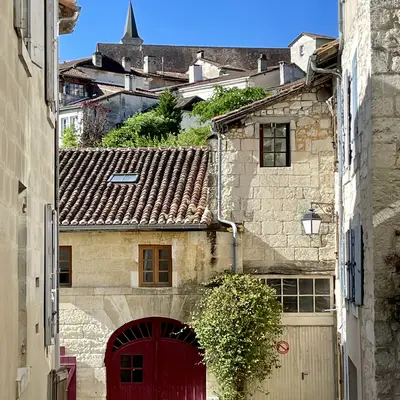 Explorer le village à pied