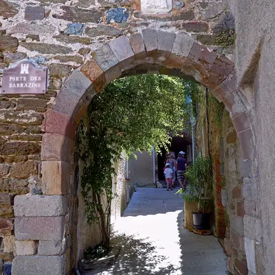 Parcourir le village à pied