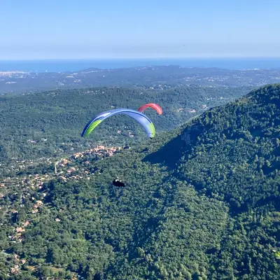 Faire le plein de sensations en parapente