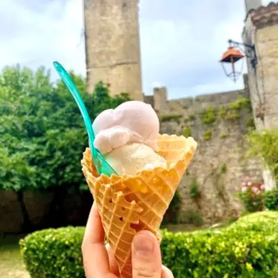 Faire une pause glacée dans les remparts