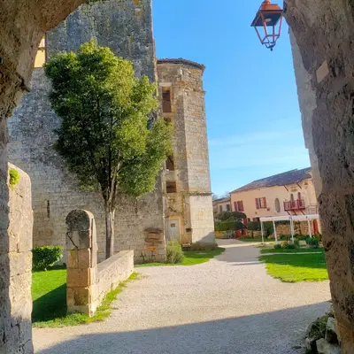 Emprunter le circuit "La Petite Carcassonne du Gers"