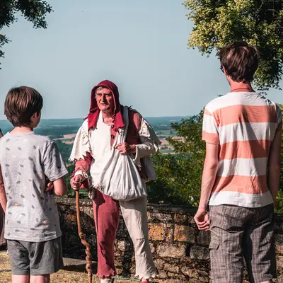 Suivre la visite de Janouille la Fripouille