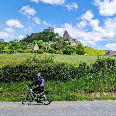 Explorer les environs de Najac à vélo