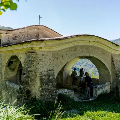 Rejoindre la chapelle Sainte-Croix pour un moment suspendu