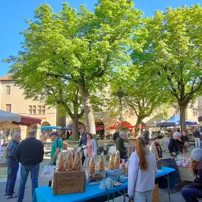 Faire le plein de produits du terroir au marché du dimanche