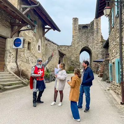 Participer à une "Murder party" dans le village