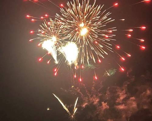 Feu d'artifice comité des fêtes Grignan.jpg