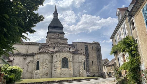 Chambon-sur-Voueize et Mont-Dauphin rejoignent Les Plus Beaux Villages de France !