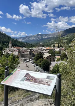 Colmars-les-Alpes officialise son classement parmi Les Plus Beaux Villages de France