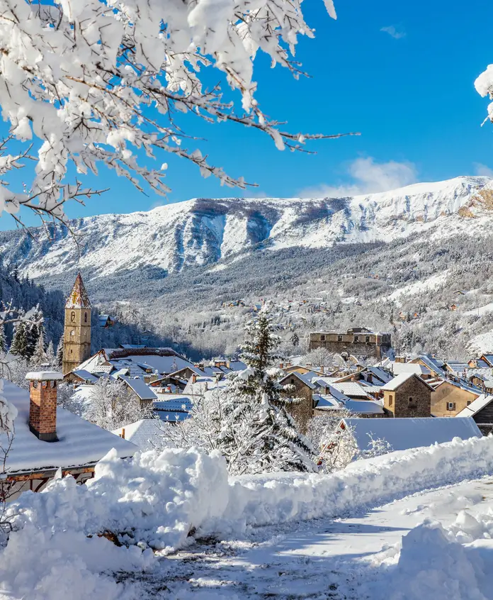 Colmars sous la neige et le soleil