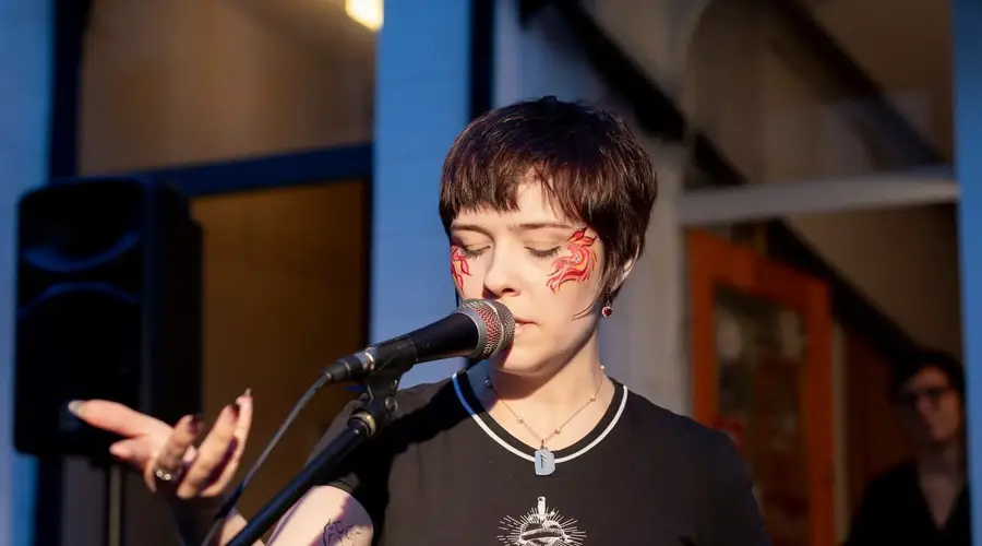 Poésie/slam - Clémence en flammes