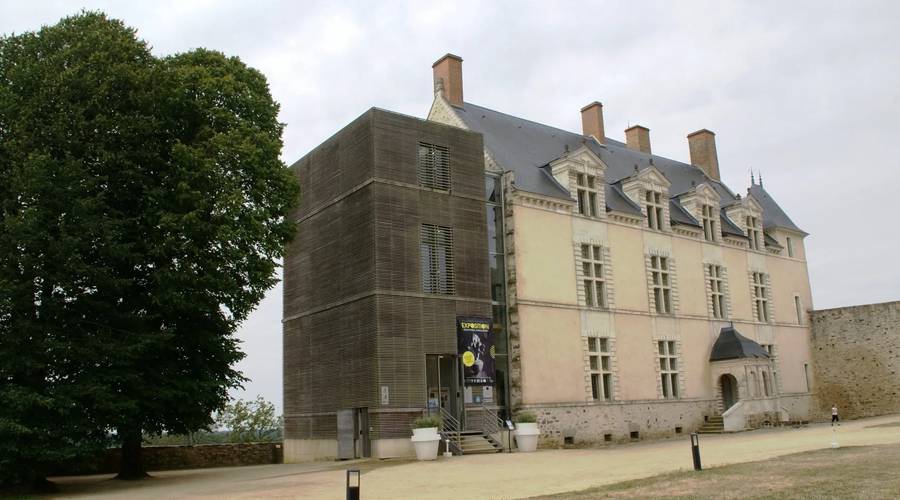 Château de Sainte-Suzanne