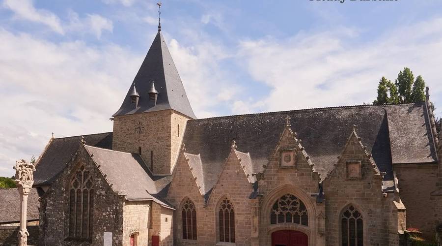 Eglise collégiale N-D de la Tronchaye