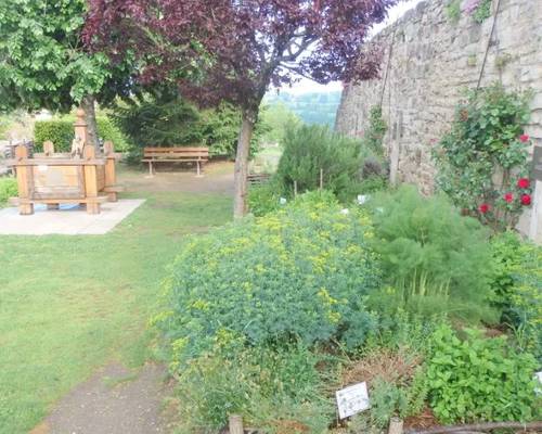 Jardin médiéval des Cinq Sens