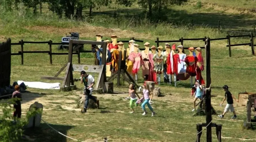 Camp de siège médiéval