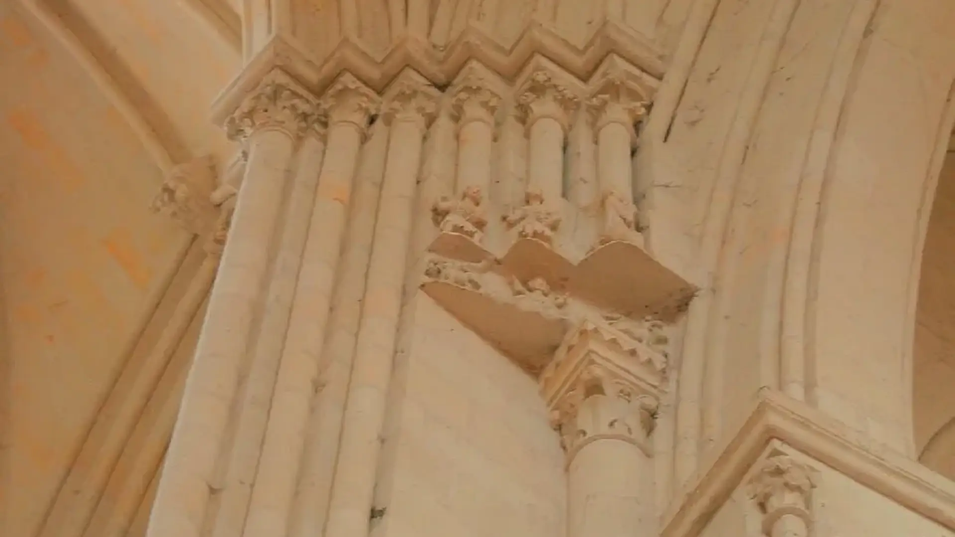 Candes-Saint-Martin, détails chapiteaux collégiale