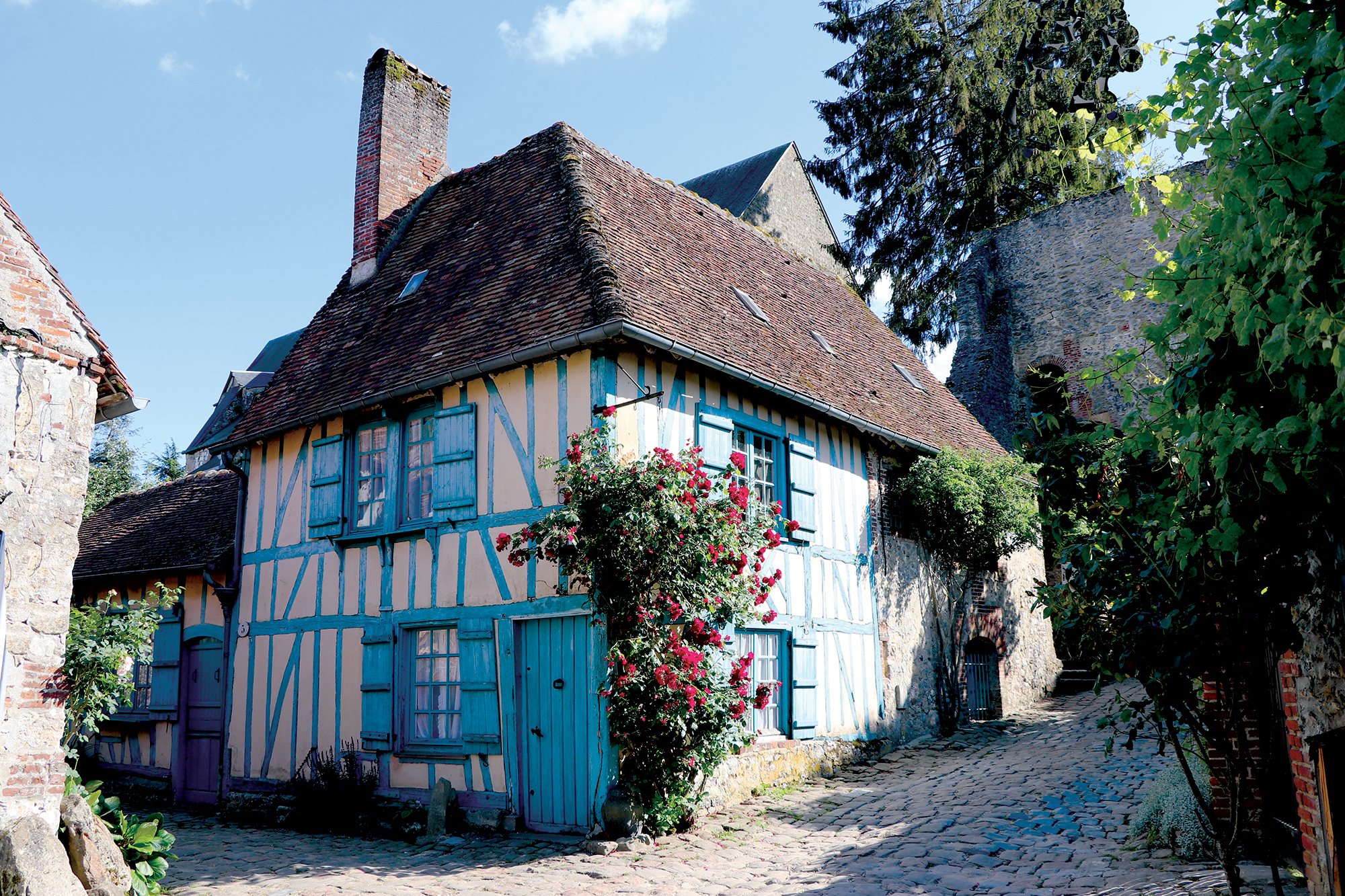 Découvrez Gerberoy (Oise), l'un des Plus Beaux Villages de France