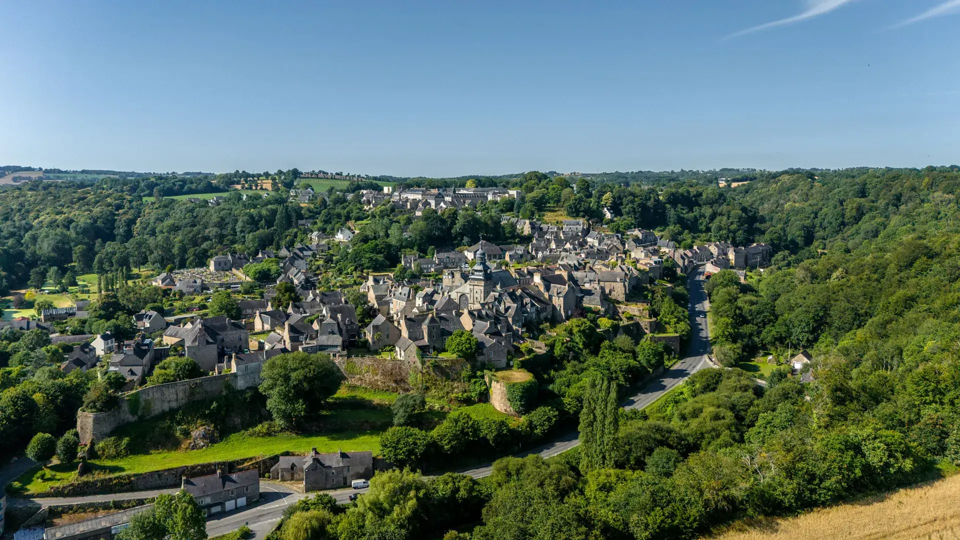 Moncontour, vue générale