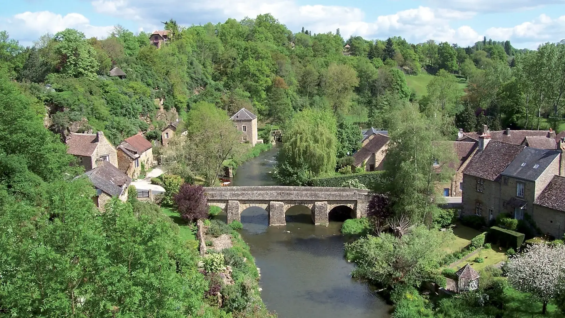 Saint-Céneri-le-Gérei vue pont