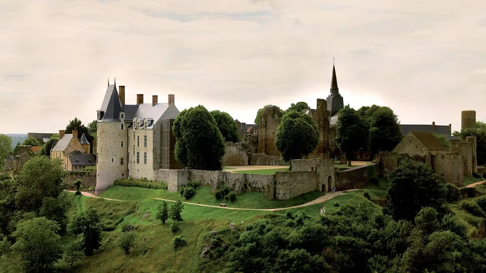 Sainte-Suzanne vue panoramique