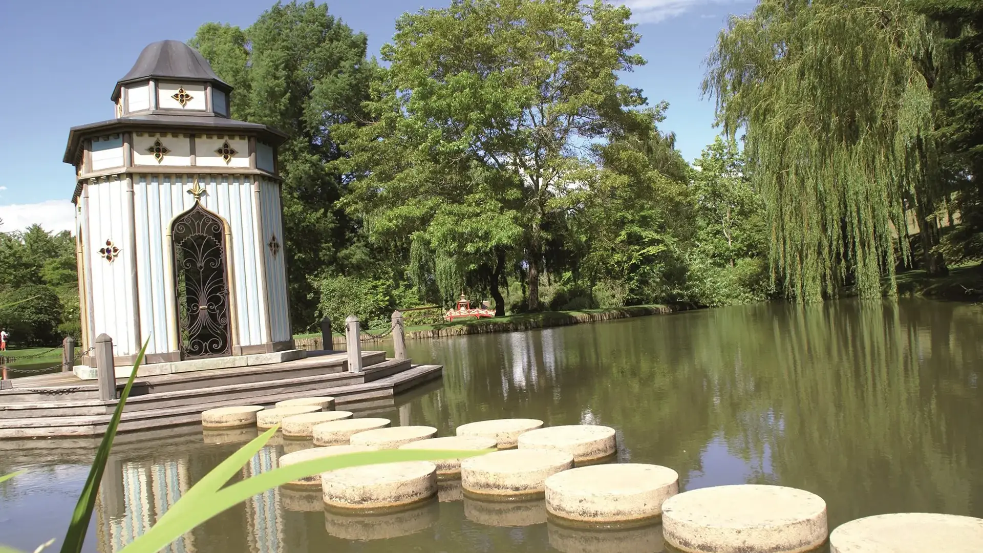 Apremont-sur-Allier Parc Floral pavillon turc