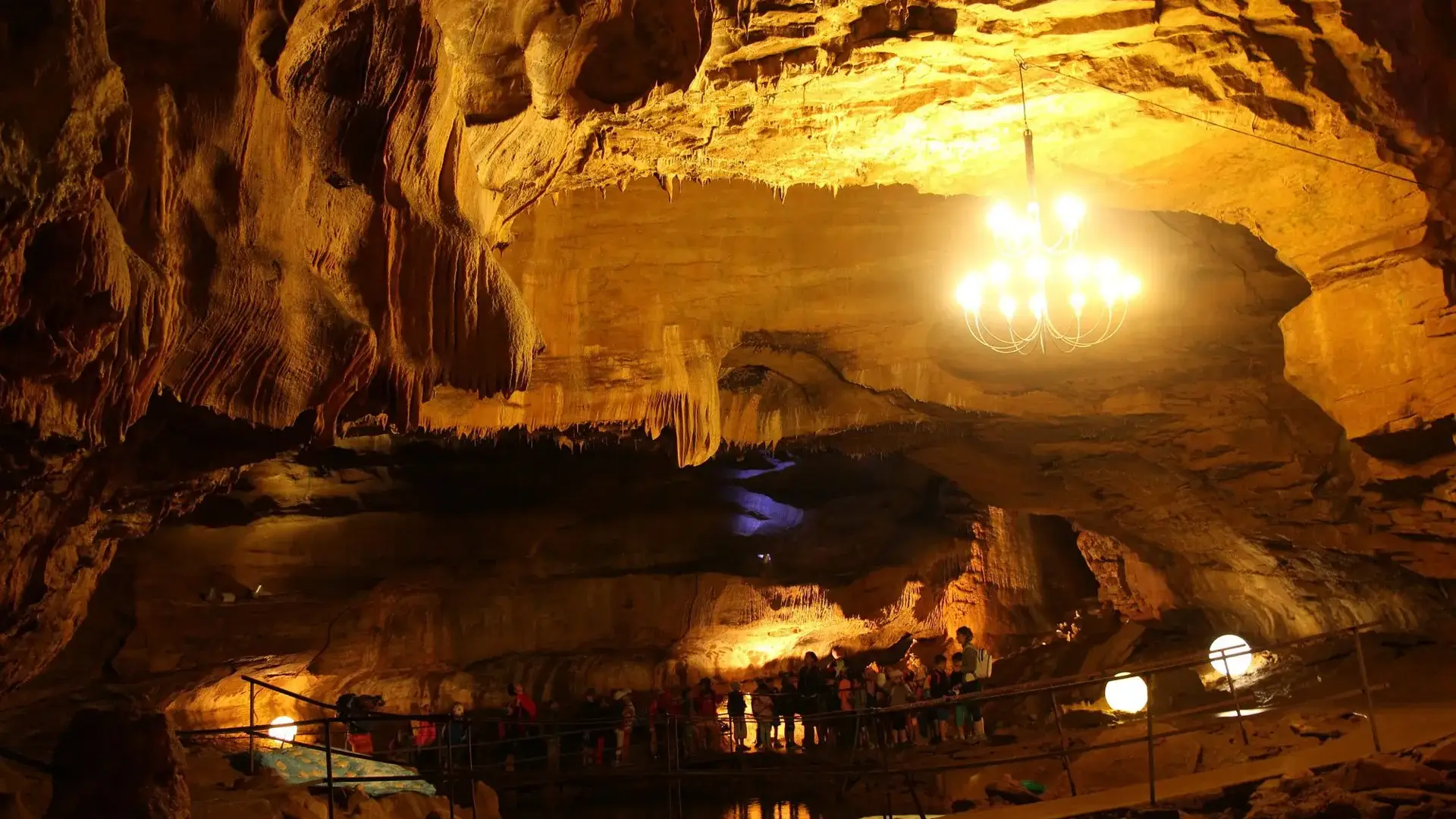 Baume-les-Messieurs grottes