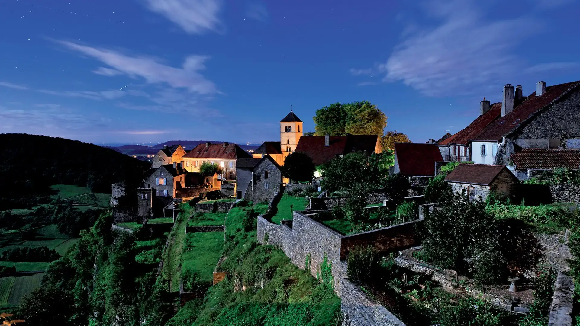 Château-Chalon entre chien et loup
