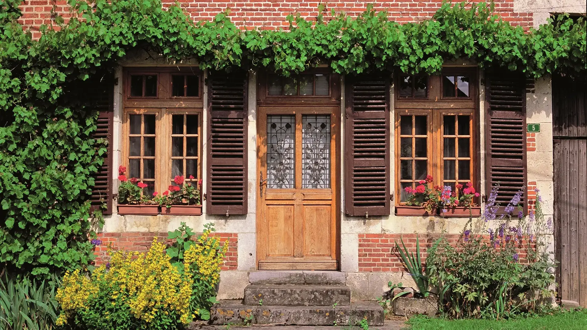 Parfondeval façade maison