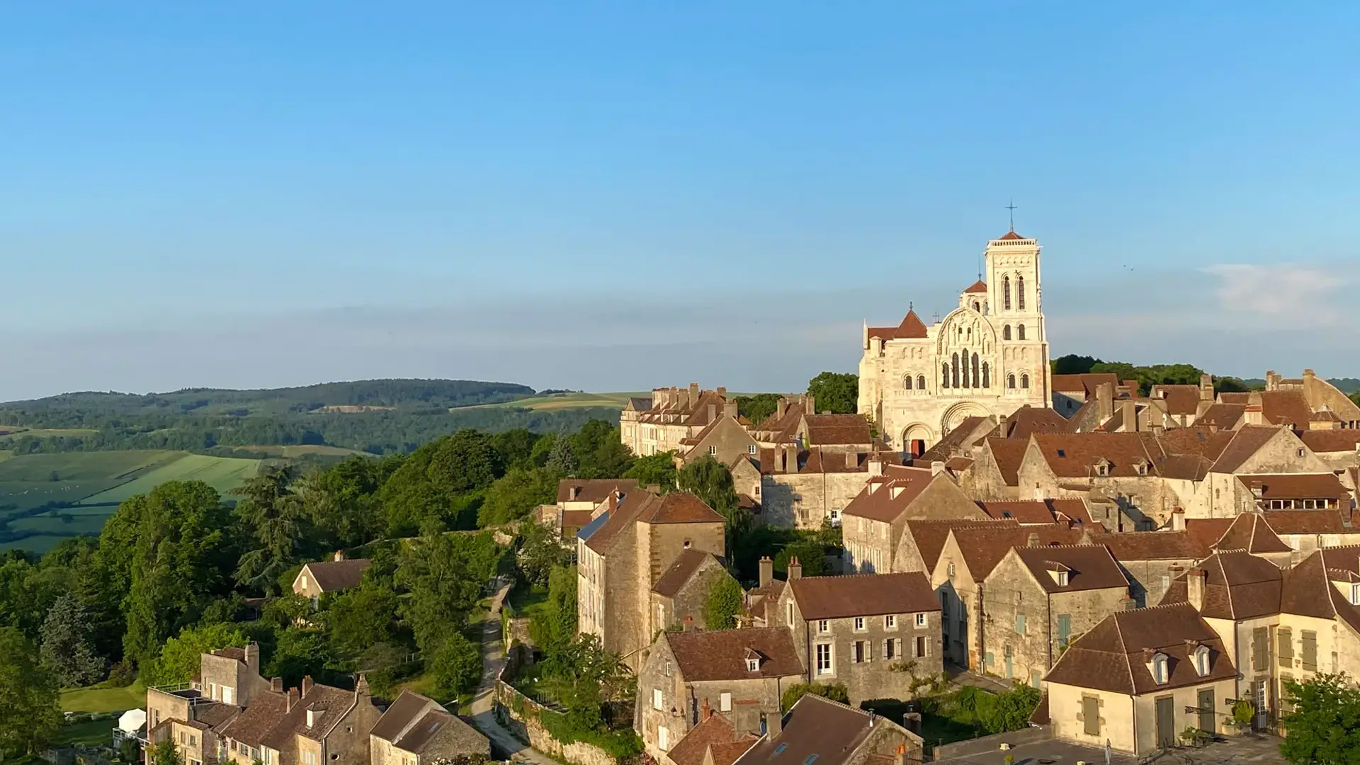 Vézelay, vue aérienne