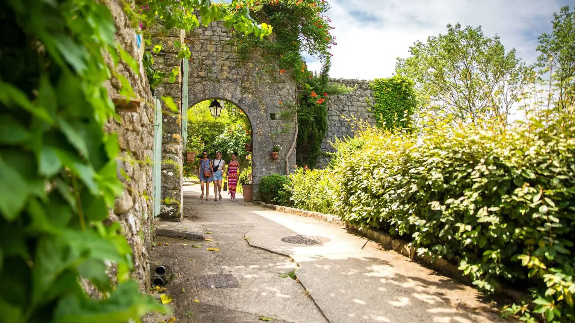 Balazuc, balade dans le village