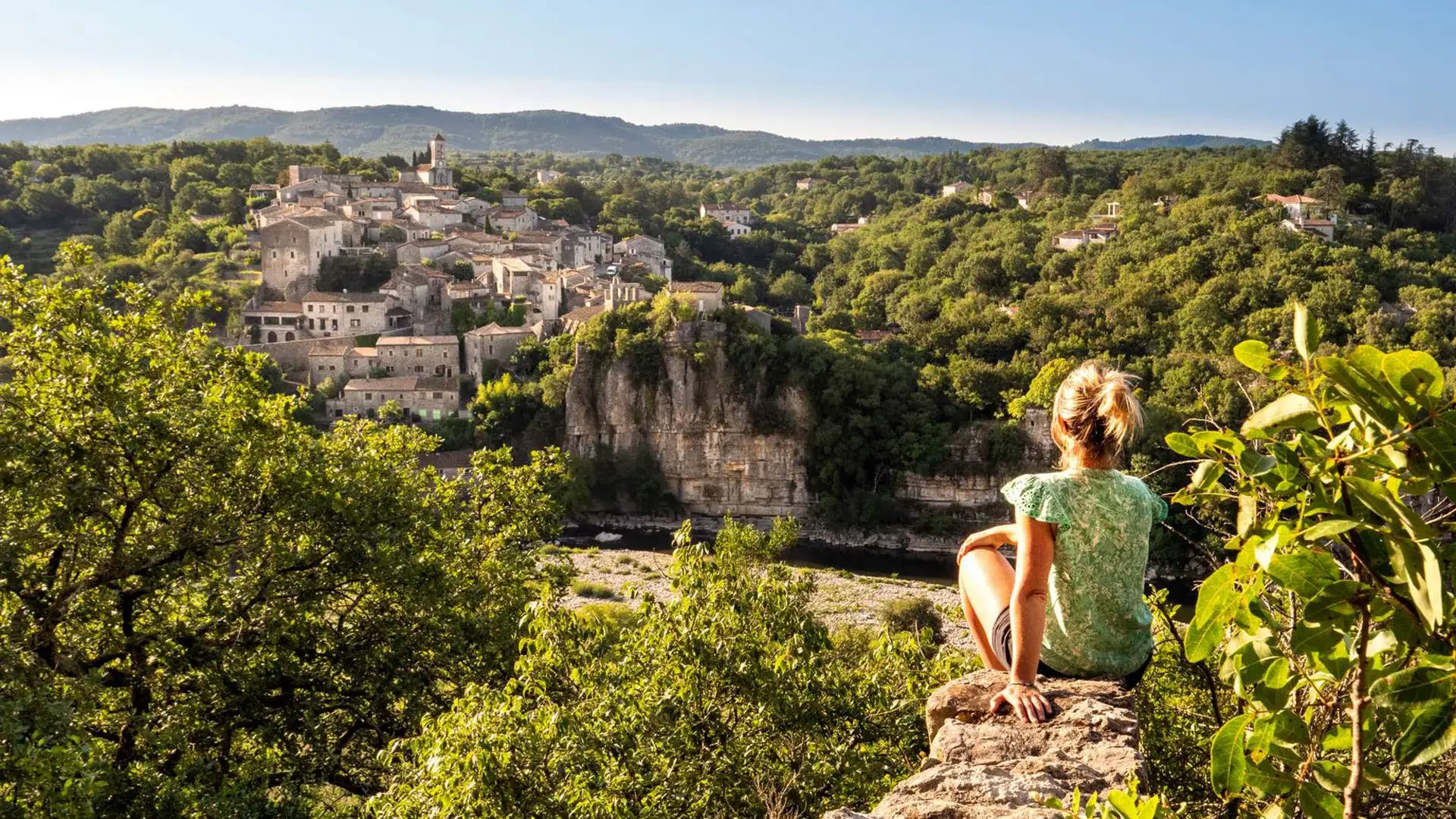 Balazuc, vue sur le village et l'Ardèche