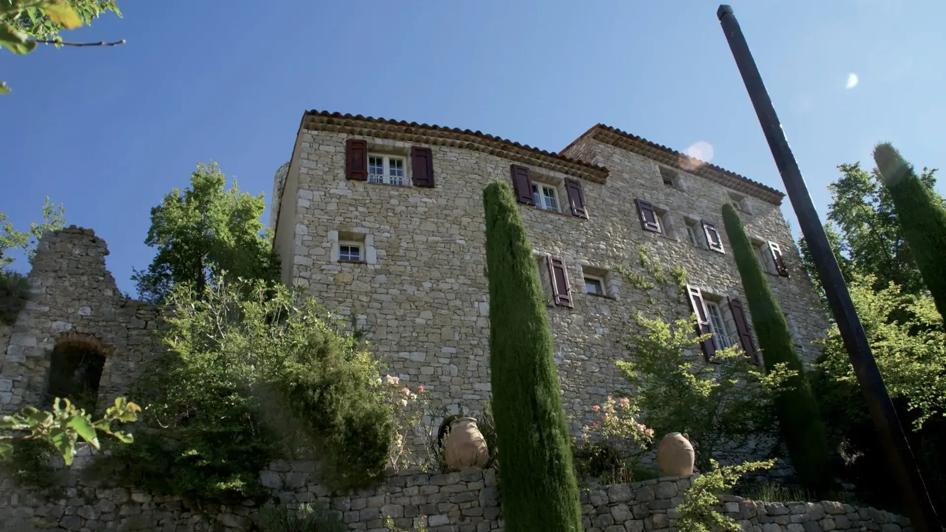 Bargème façade bâtisses