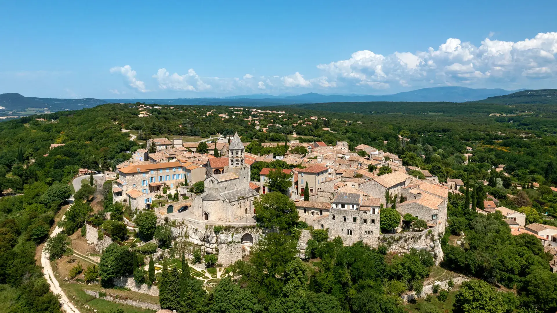 La Garde-Adhémar, vue aérienne