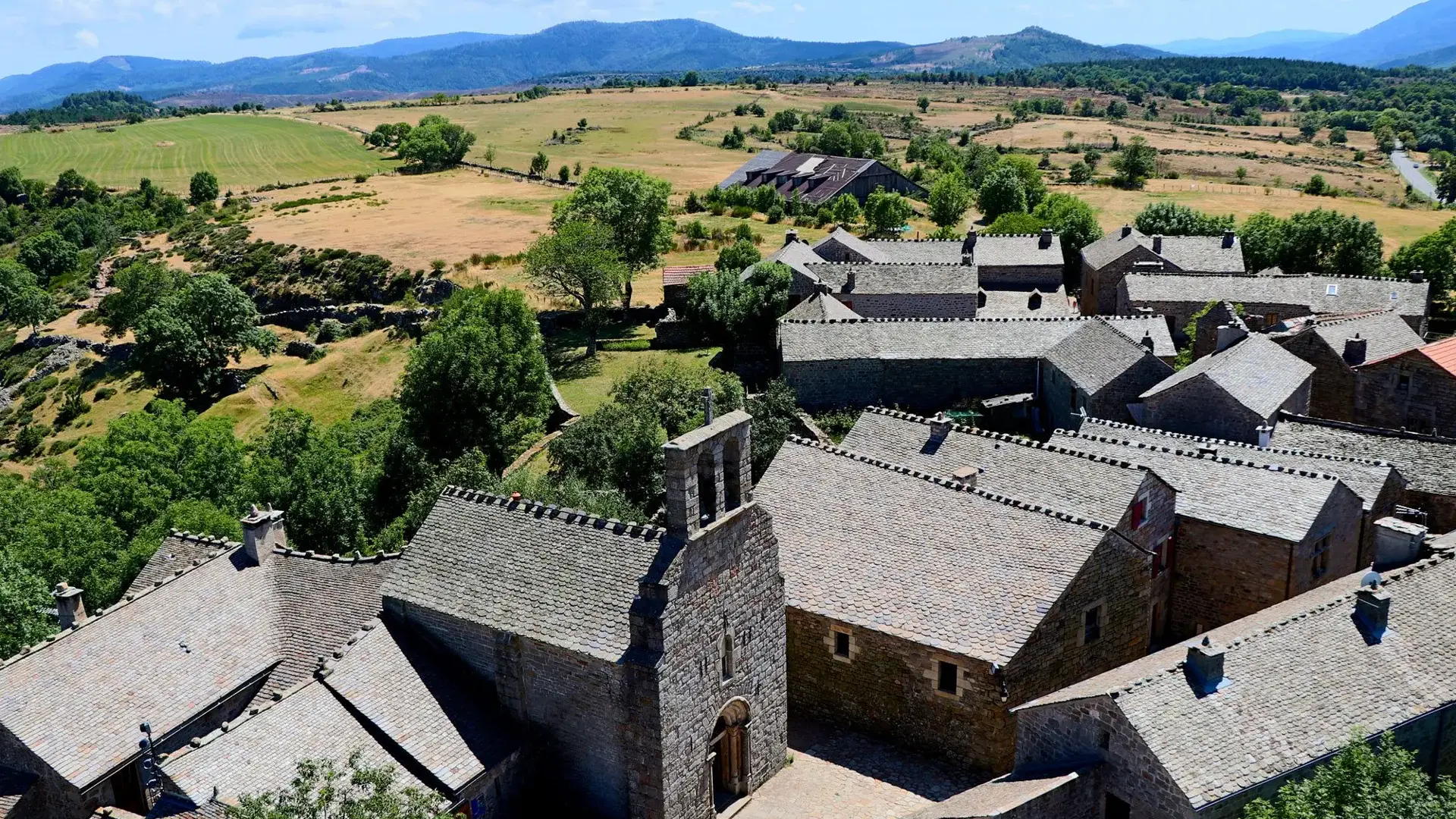 La Garde-Guérin vue sur les toits