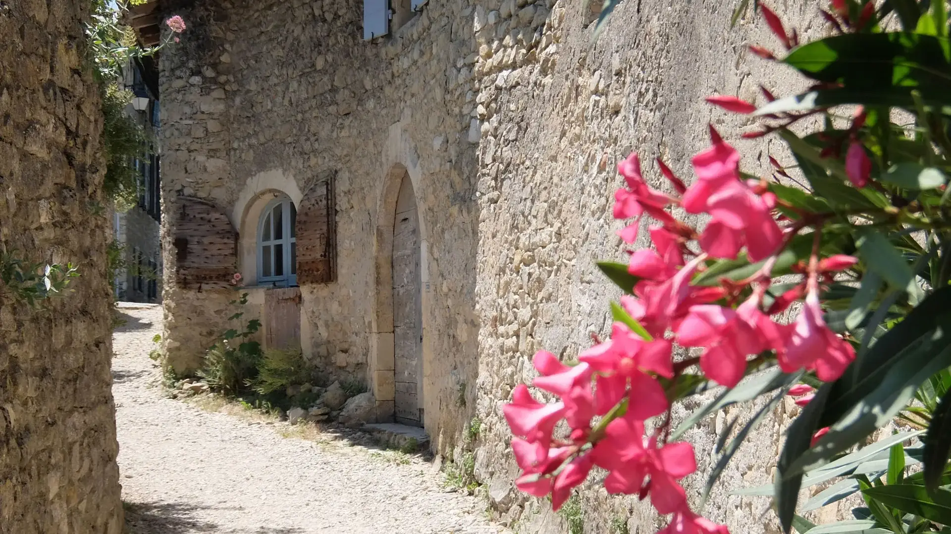 Mirmande, ambiance rue village