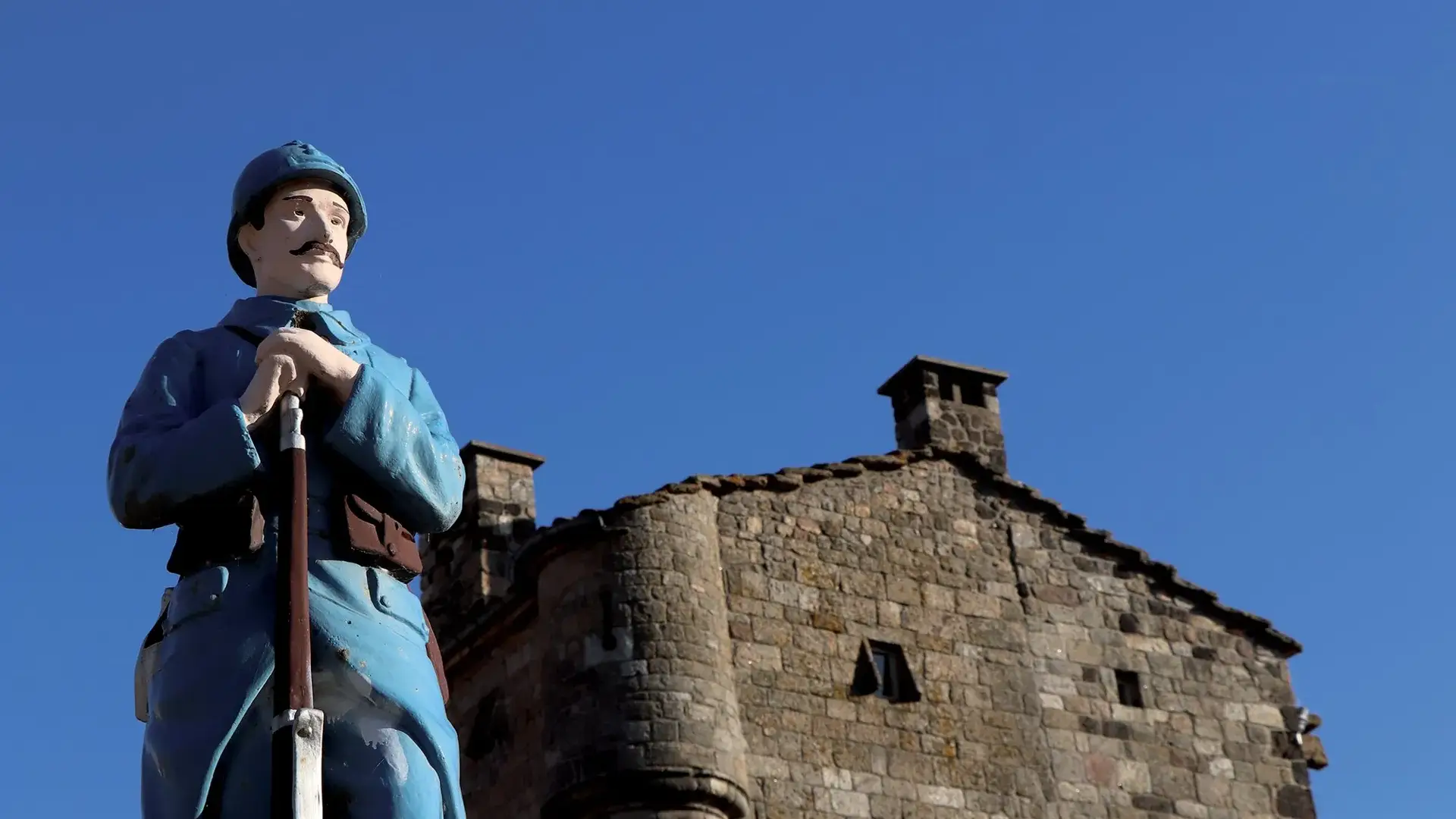 Pradelles statue soldat