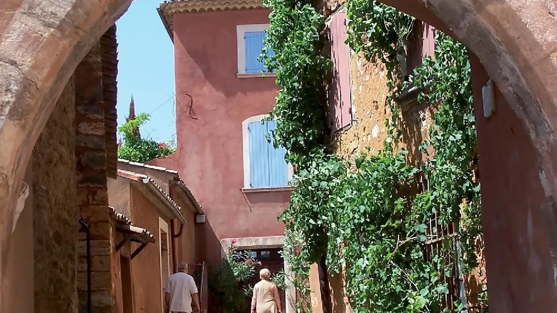 Roussillon passage voûté ogive