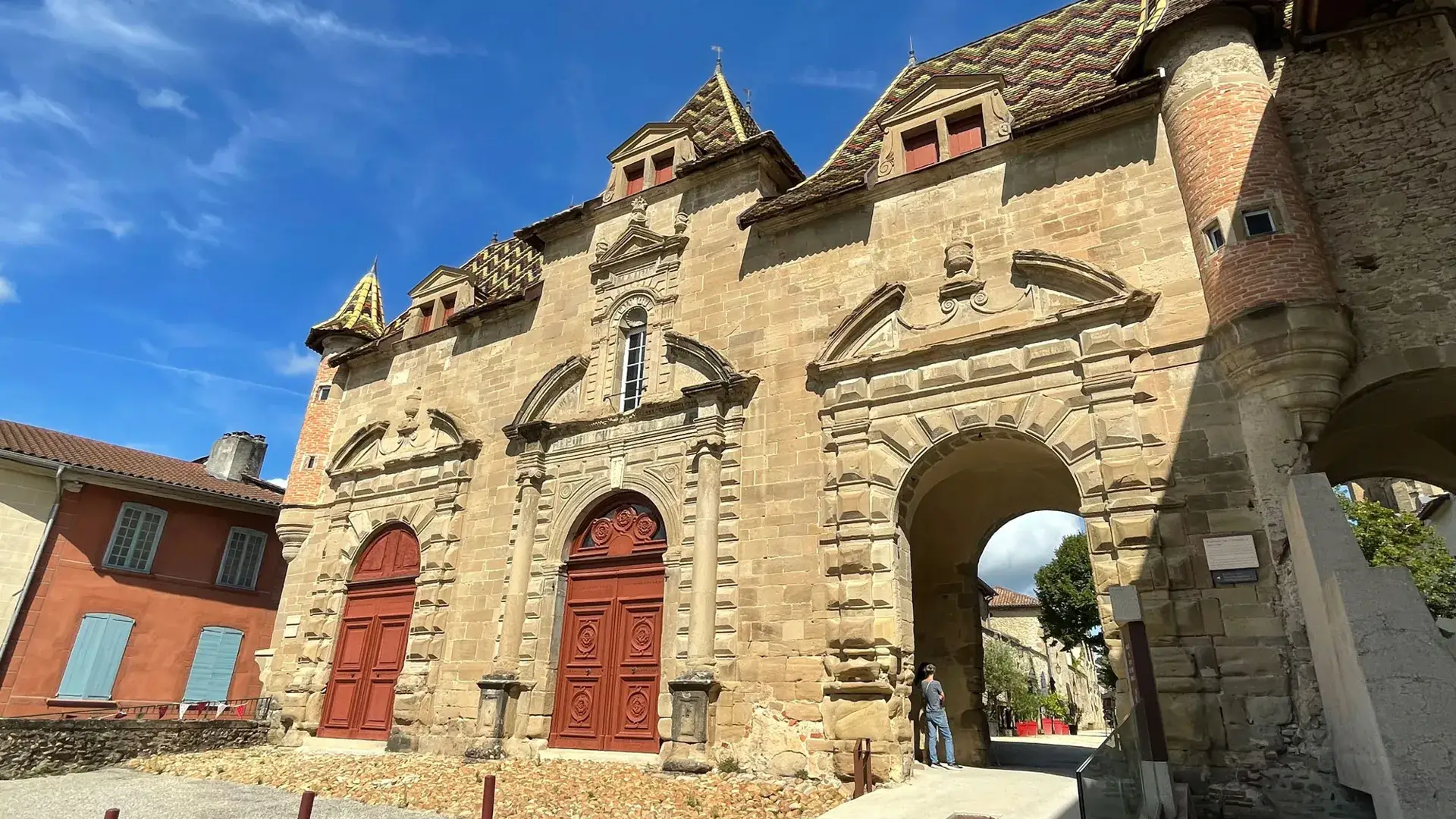 Saint-Antoine-l'Abbaye, porterie