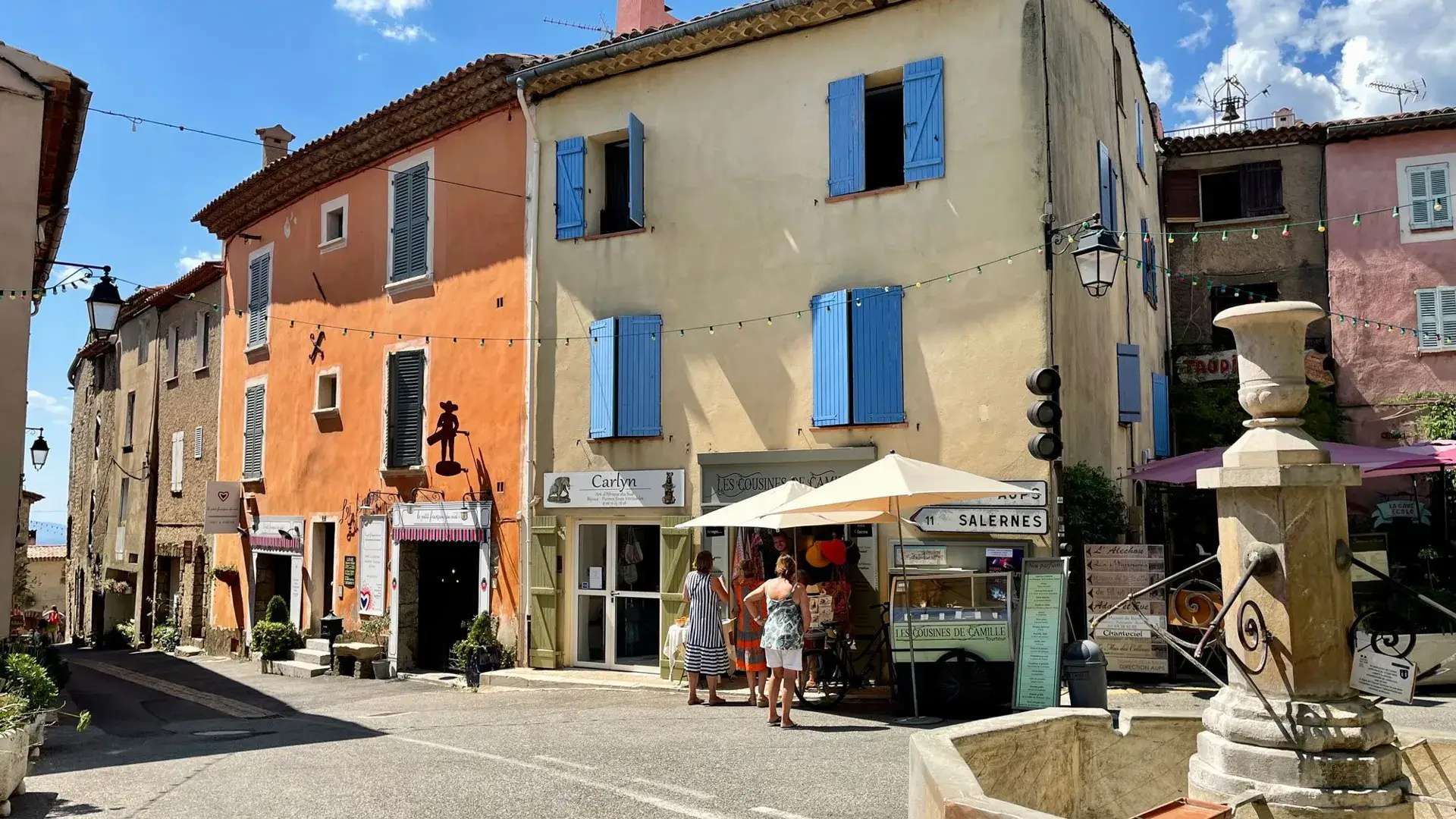 Tourtour ambiance village