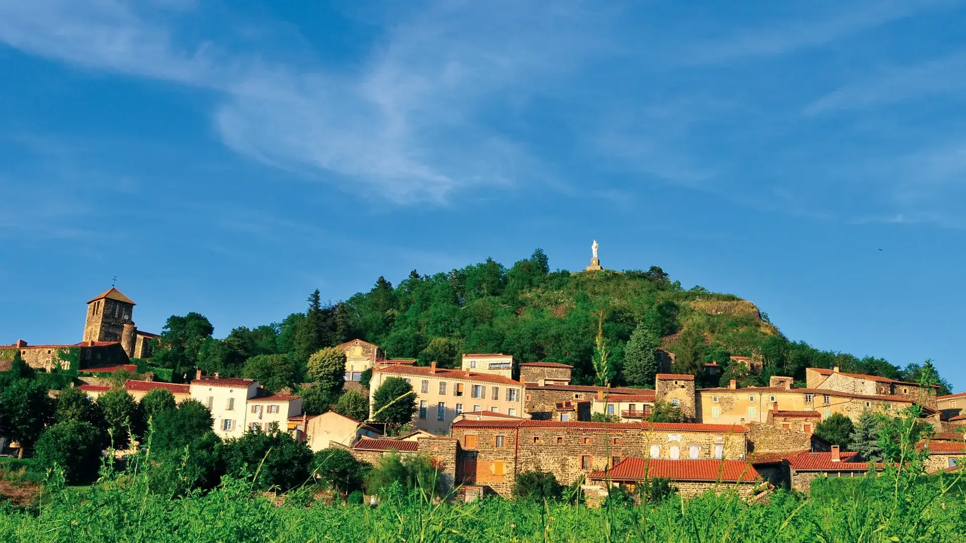 Usson vue d'ensemble