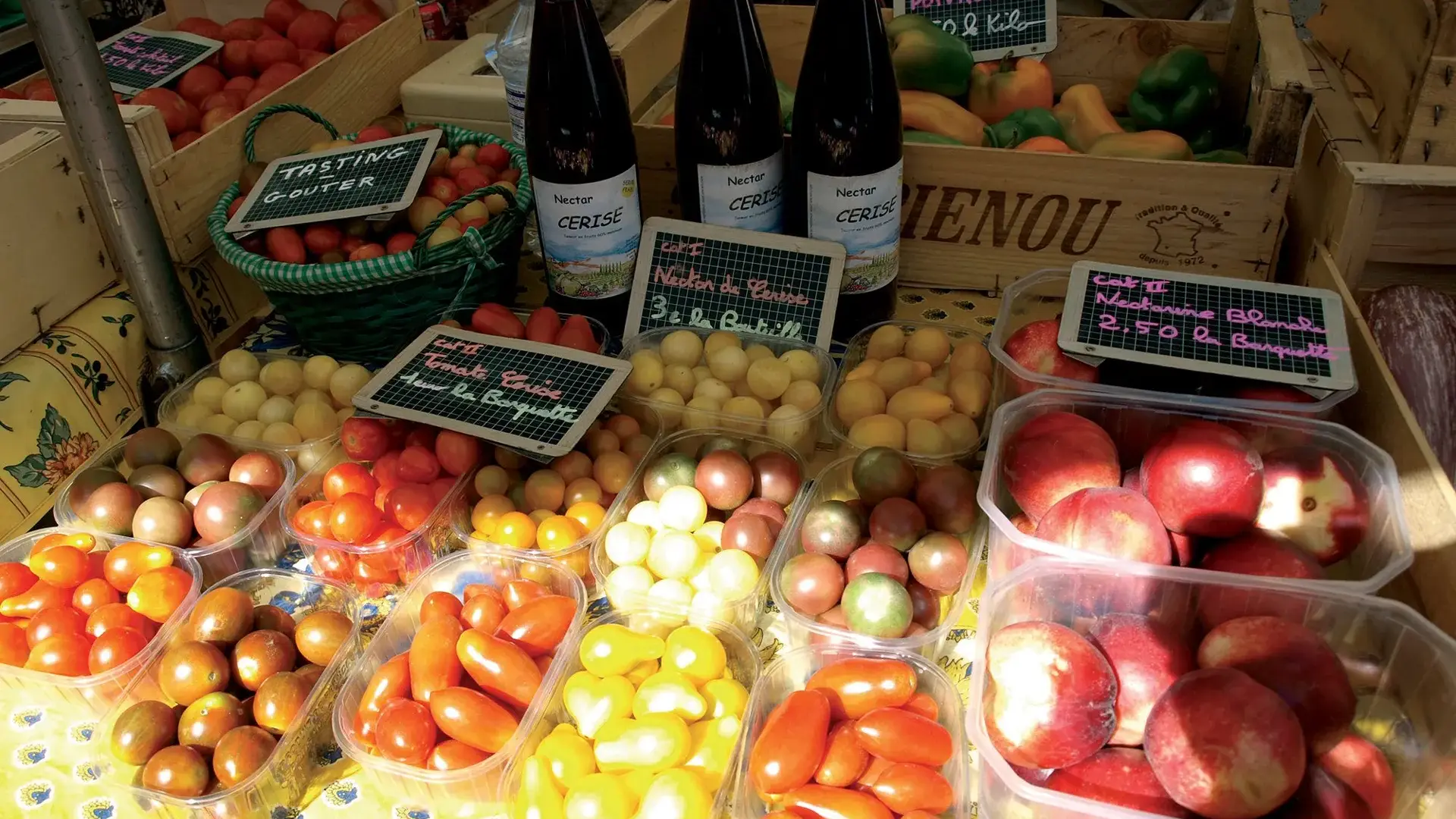 Venasque marché estival