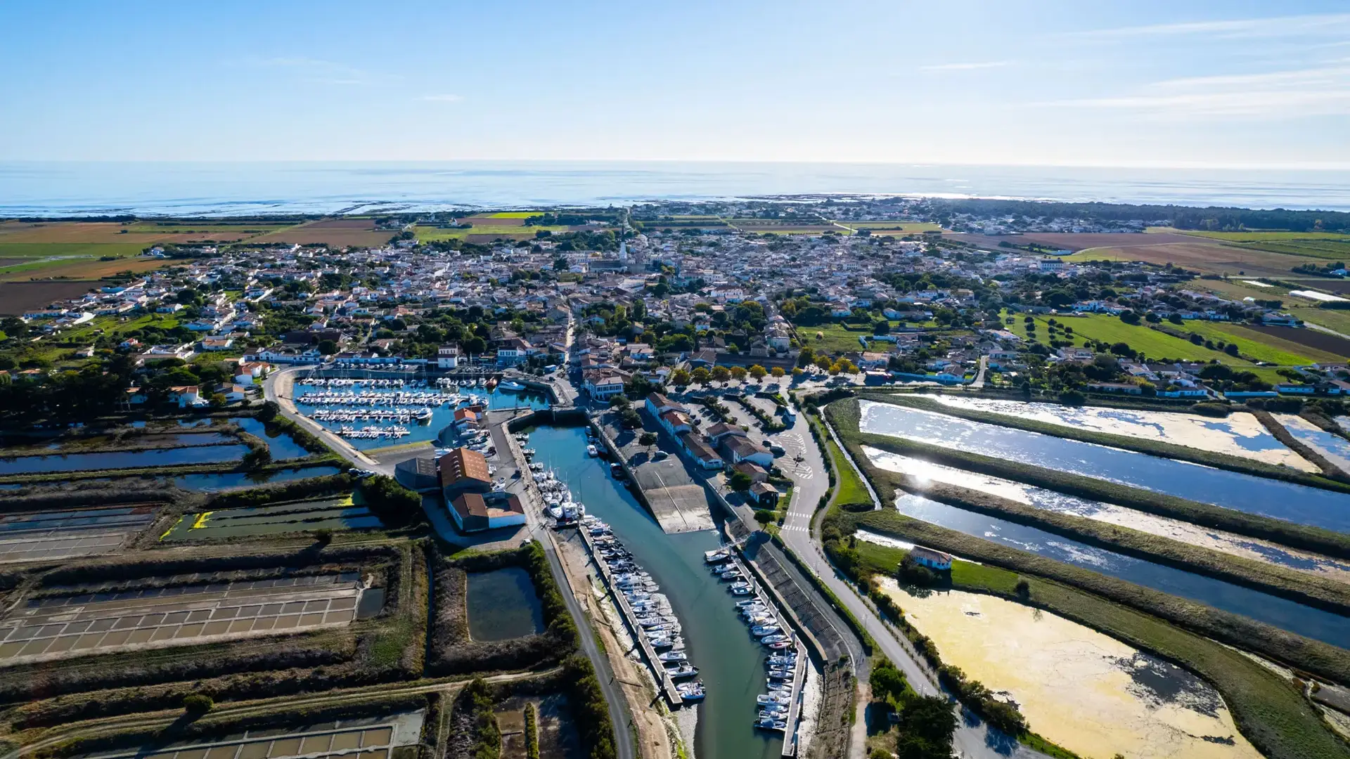 Ars-en-Ré, port et chenal