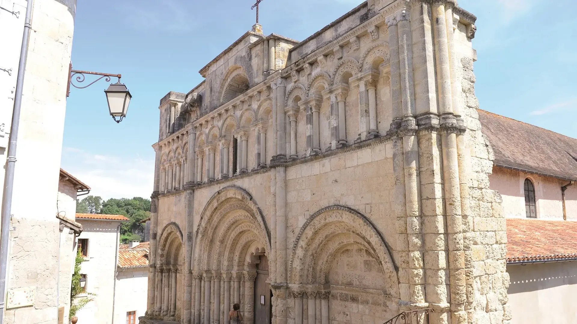 Aubeterre-sur-Dronne portail église Saint-Jean