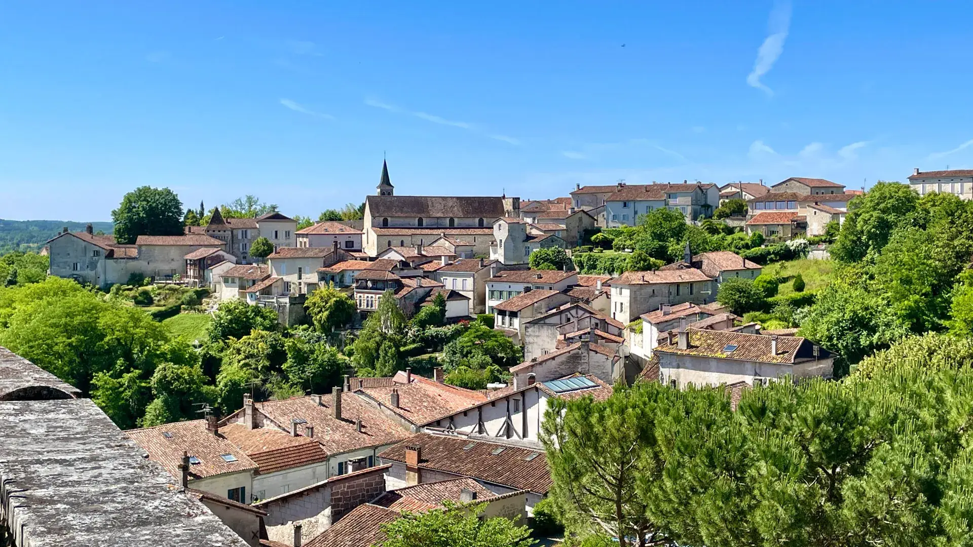 Aubeterre-sur-Dronne, vue d'ensemble
