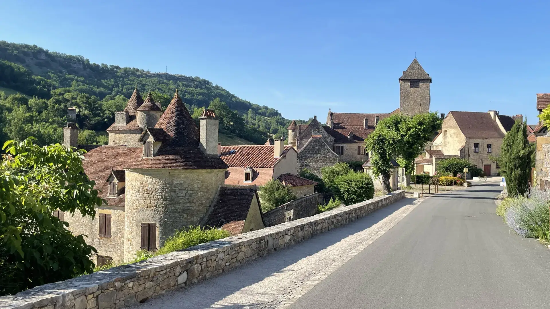 Autoire, entrée du village
