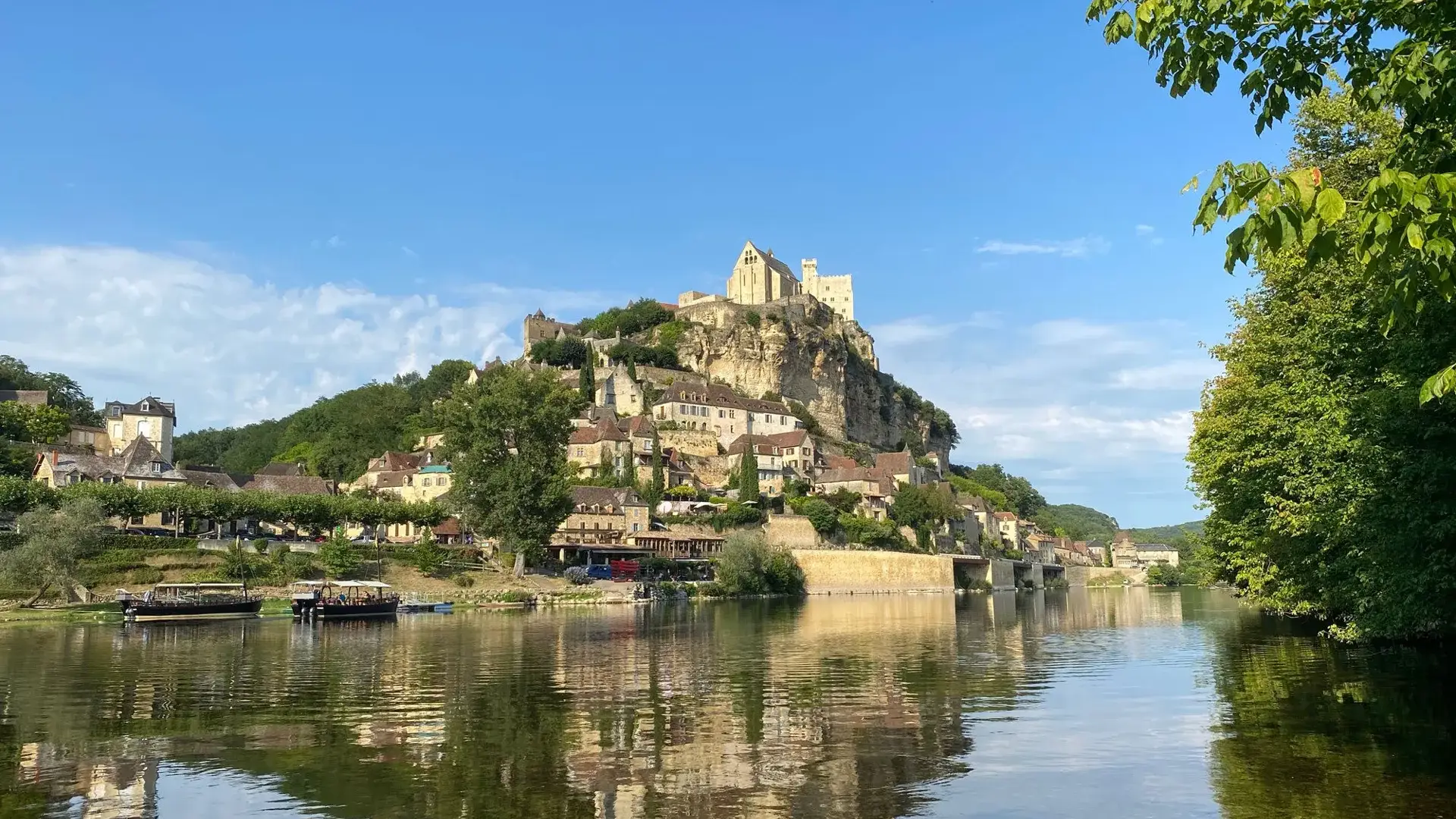 Beynac-et-Cazenac vue depuis la Dordogne