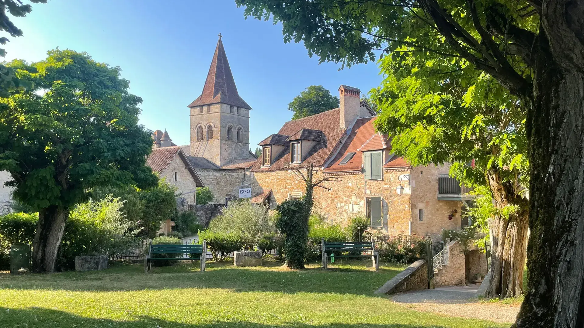 Carennac, vue vers l'église