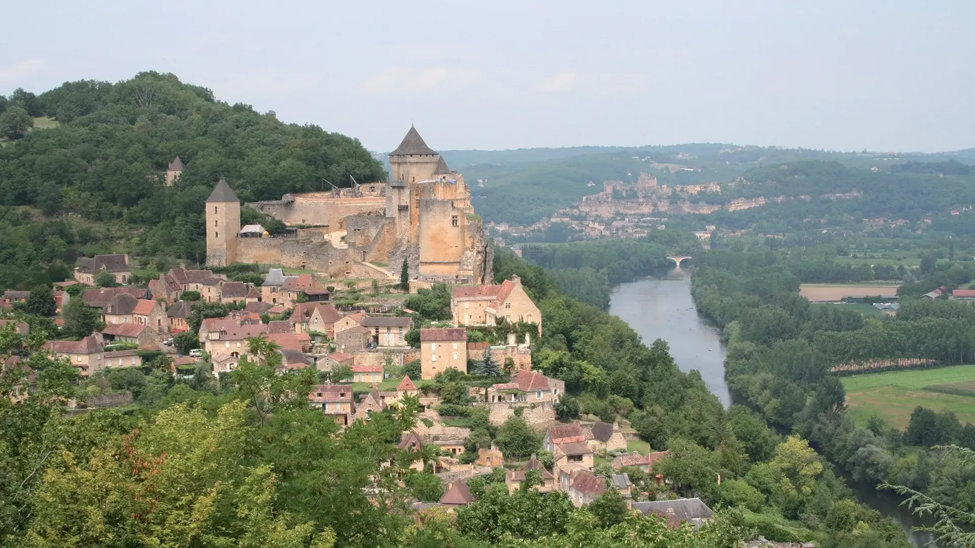 Castelnaud-la-Chapelle vue d'ensemble