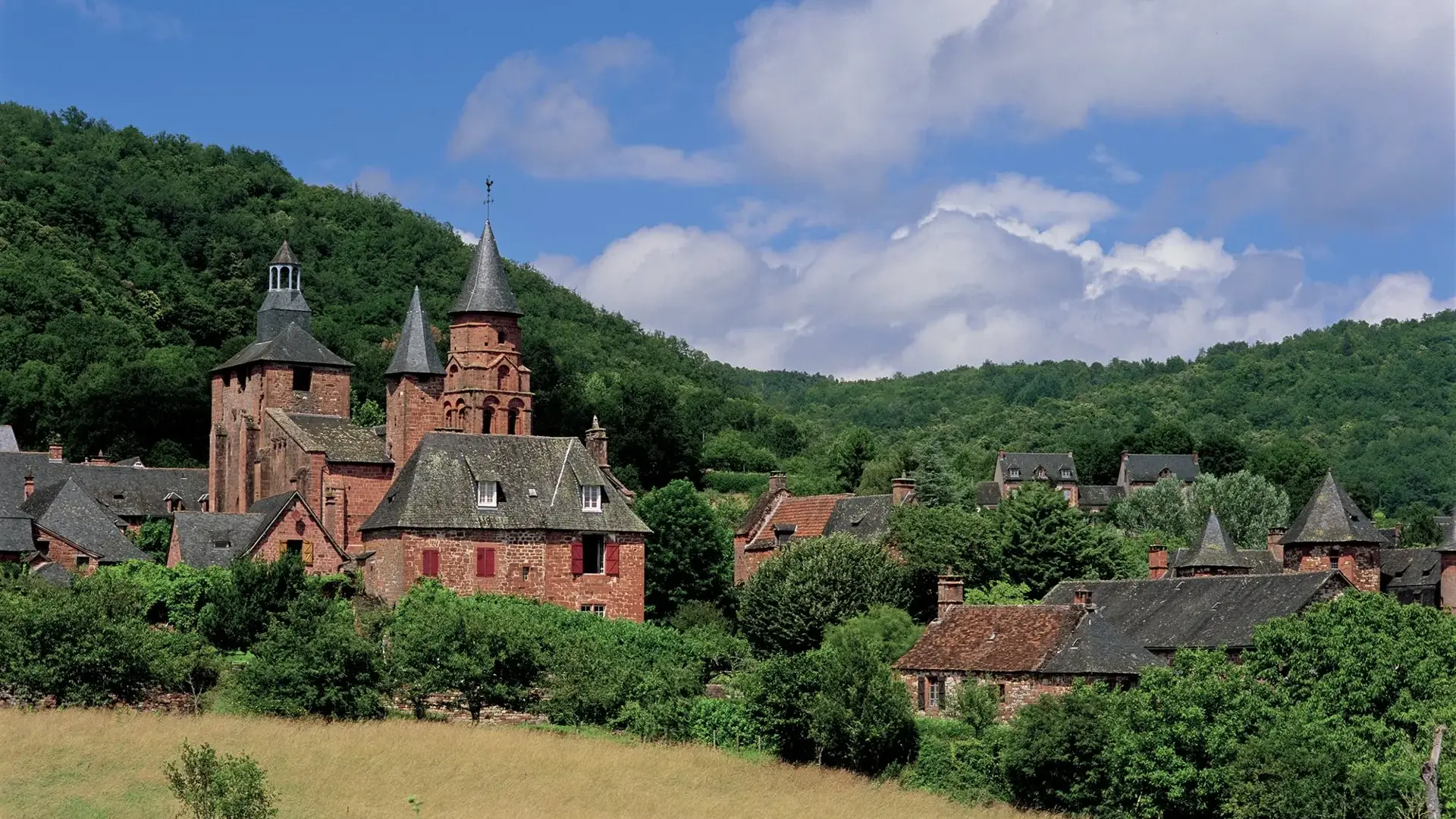 Collonges-la-Rouge vue d'ensemble