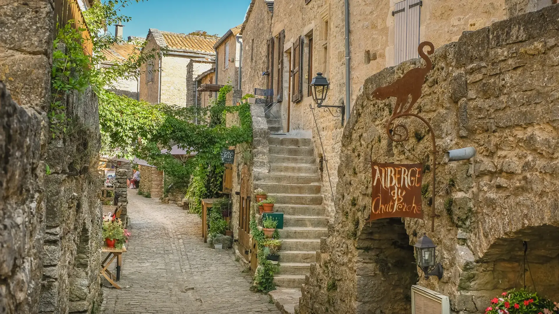 La Couvertoirade, ambiance rue village